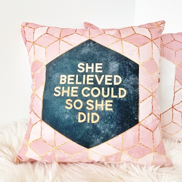 CHIC FUN Pillow case cover- She Believed.. - Picture 2 of 5